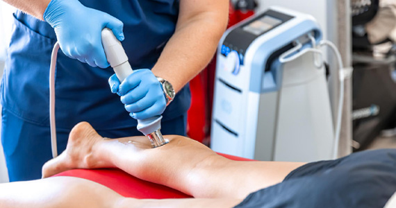 Shockwave Therapy vs. Traditional Pain Treatments: Which is Right for You?